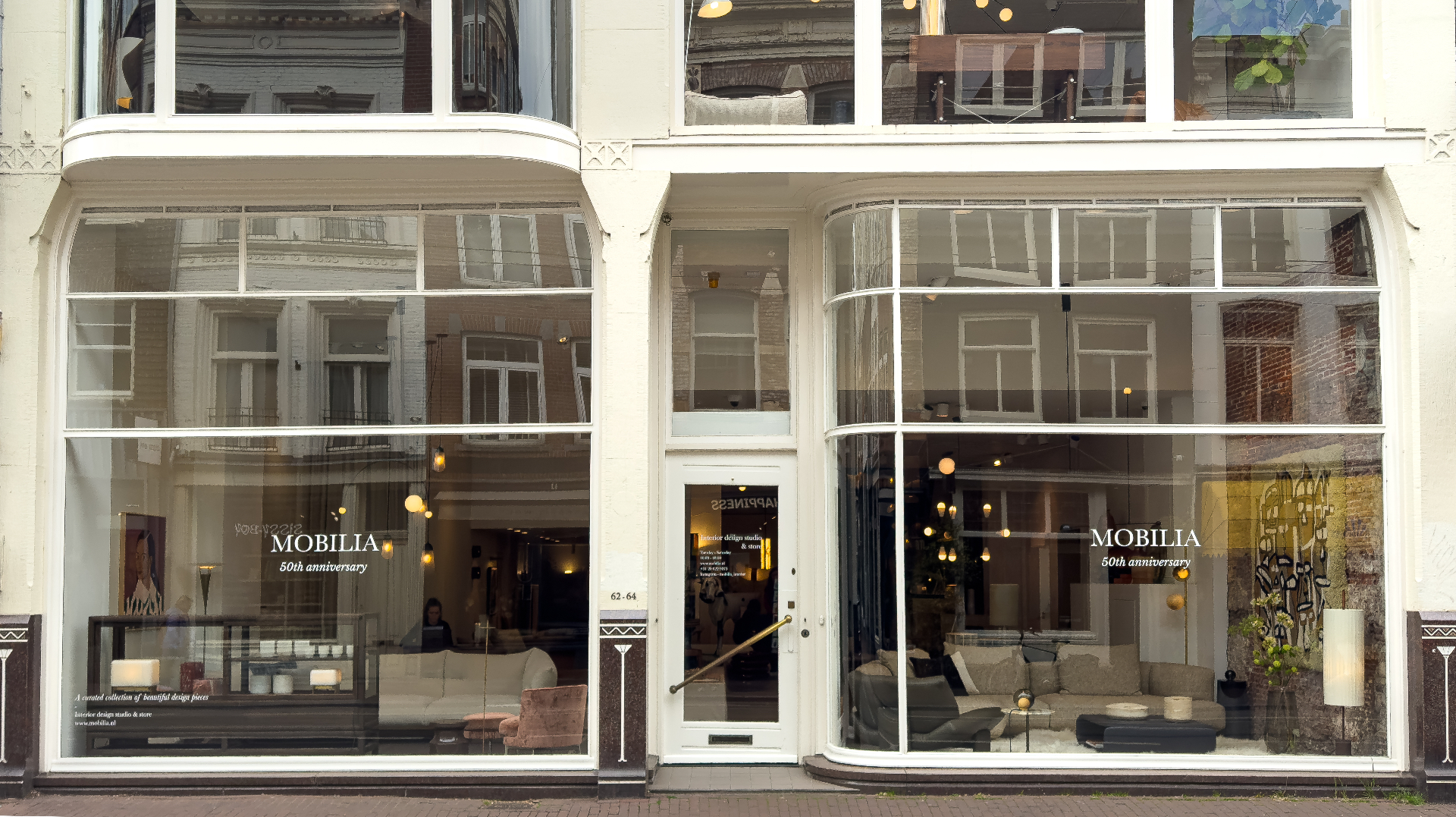De winkelpui van Mobilia aan de Utrechtsestraat in Amsterdam